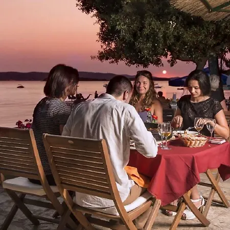 Mobile Stella Iii Soline Campsite Biograd Na Moru